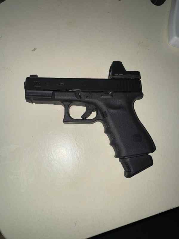 Glock 19 mos