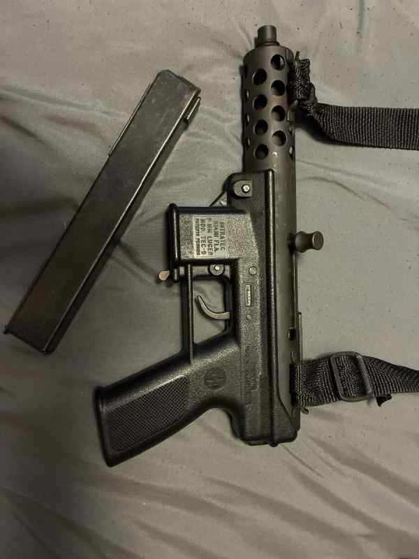 Intratec Tec-9
