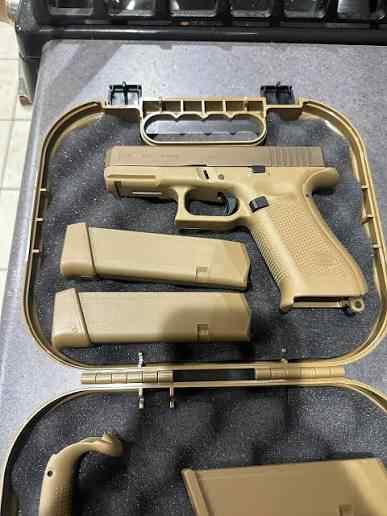 New unfired Glock 19x 9mm pistol