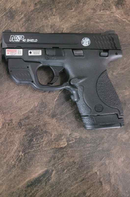 Smith and Wesson M&amp;P Shield .40 with crimson trace